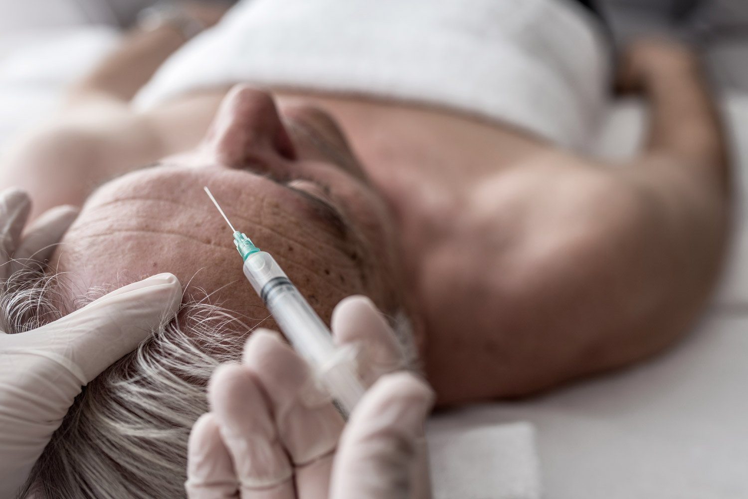 Wie Botox, nur besser und ohne Schmerzen: Faltenfrei mit Acetyl Hexapeptid